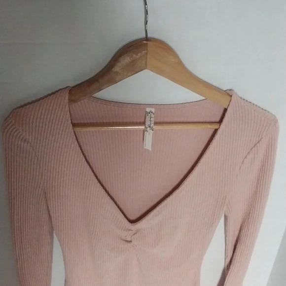 Free People Intimately Long Sleeve Low Cut Ribbed Rusched Bodysuit Size M - Picture 2 of 8